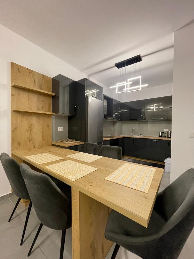Seaview Modern Two Bedroom * Sarandë