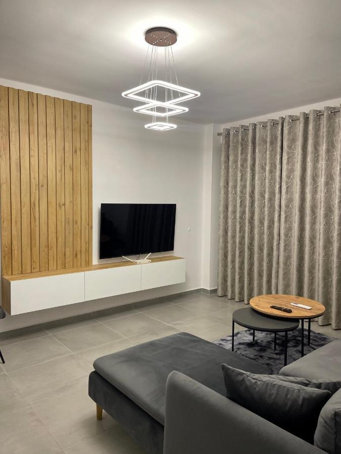 Seaview Modern Two Bedroom *