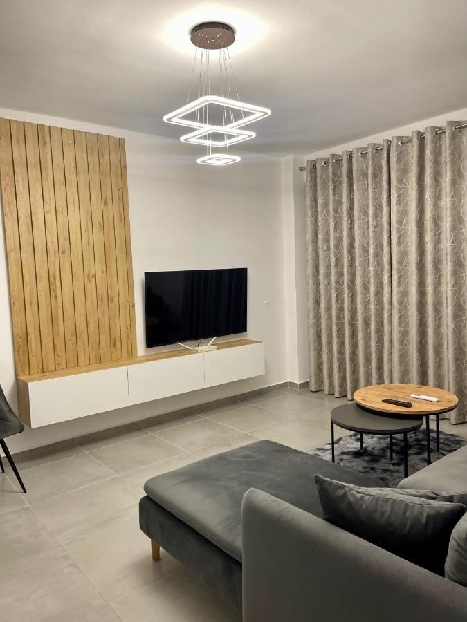 Seaview Modern Two Bedroom *