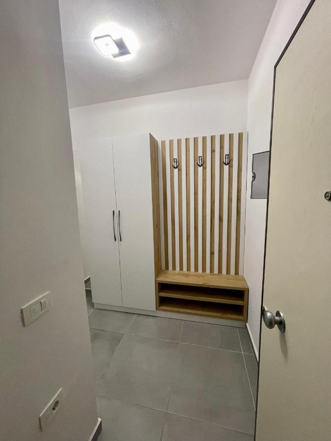 Seaview Modern Two Bedroom Apartment *